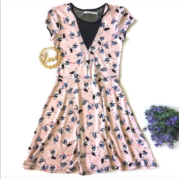 Kimchi Blue Dresses & Skirts - Kimchi Blue Dress Size M